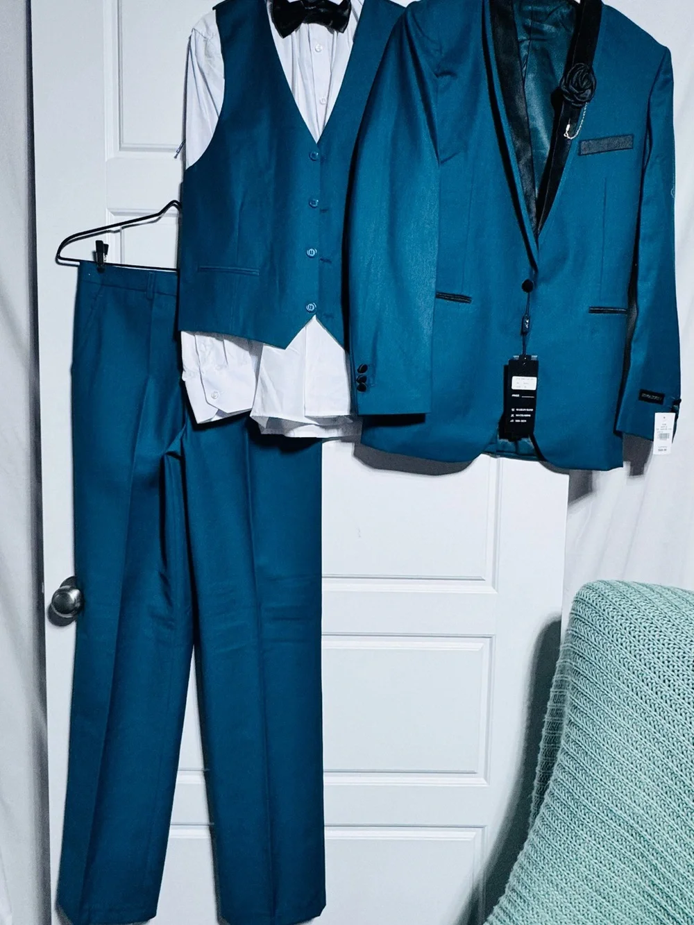 NWT Kids World of USA Hunter with Black Accents Four Piece Suit Size 20